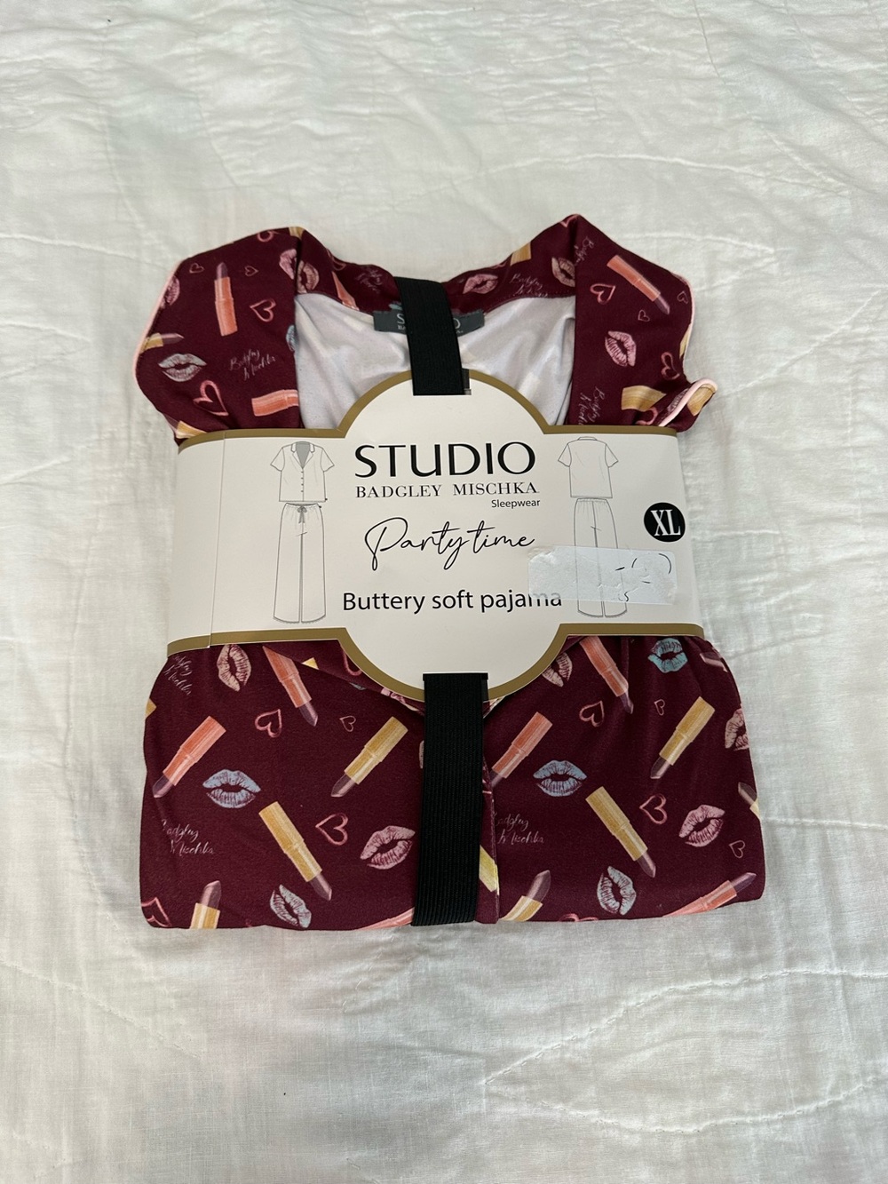 Badgley Mischka Burgundy Lipstick & Kiss Print Pajama Set